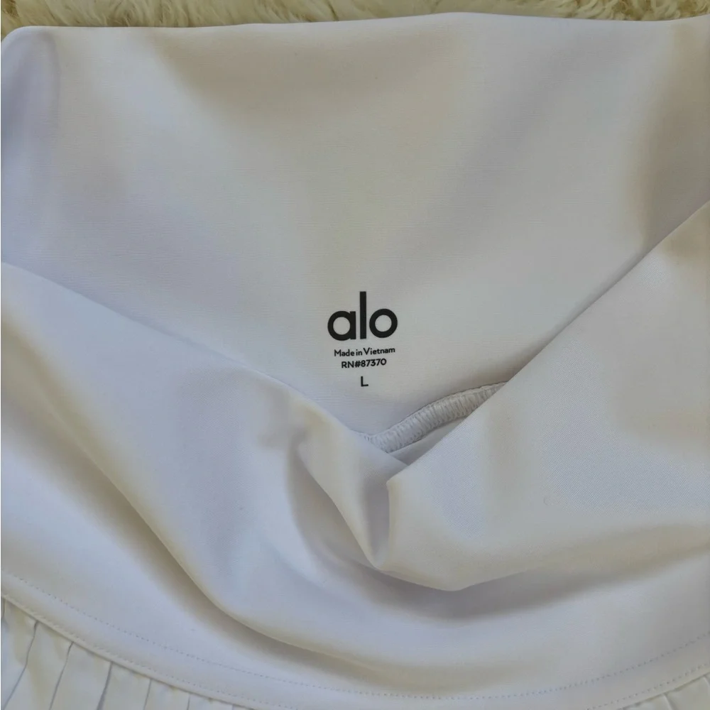 ALO Yoga White A-Line Pleated Skort